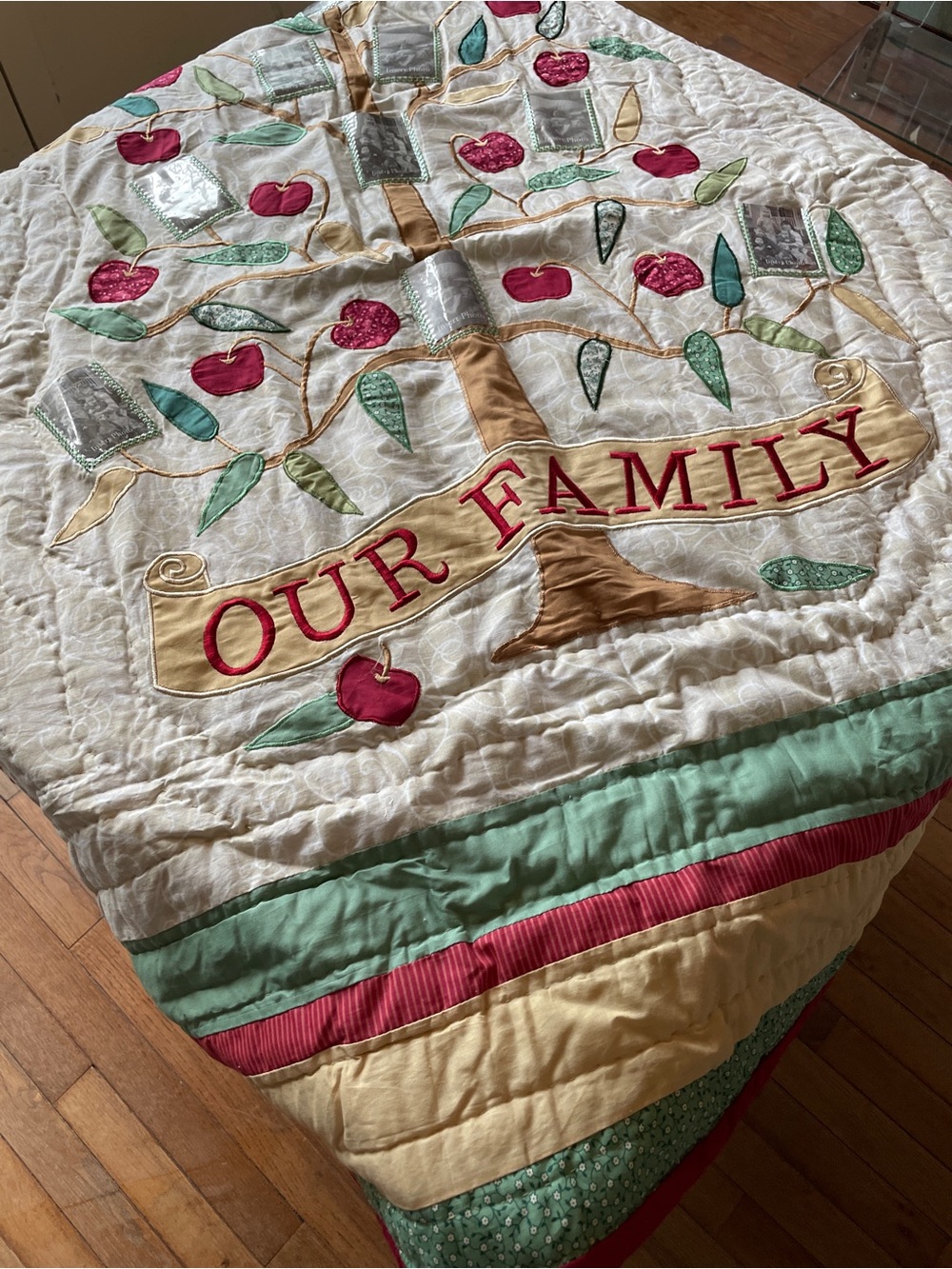 NWOT Family Tree Photo Quilt